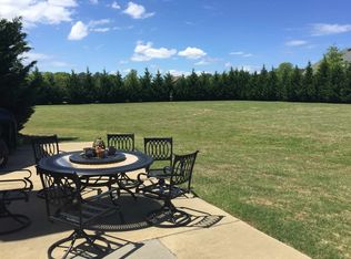 41 Hunter Farm Dr, Senoia, GA 30276