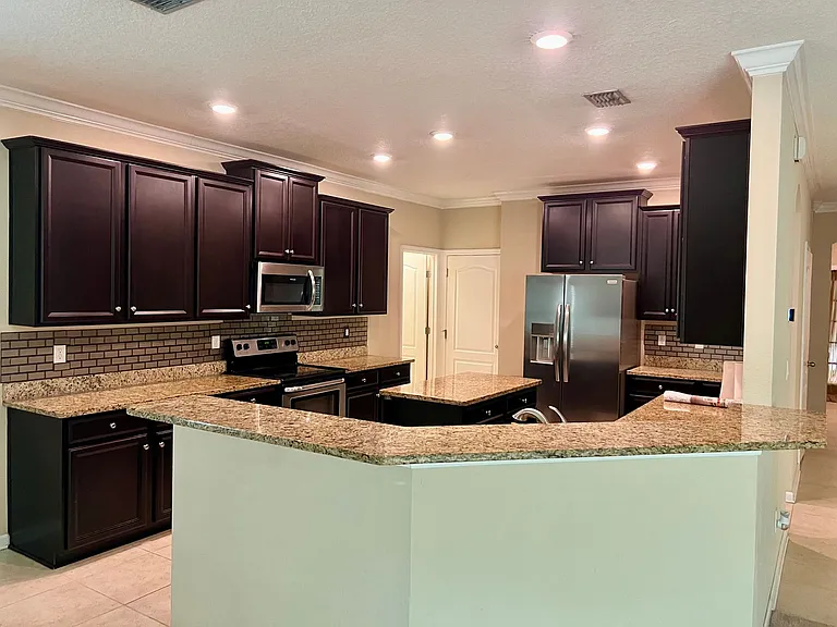16057 Bainebridge Dr — Photo 11