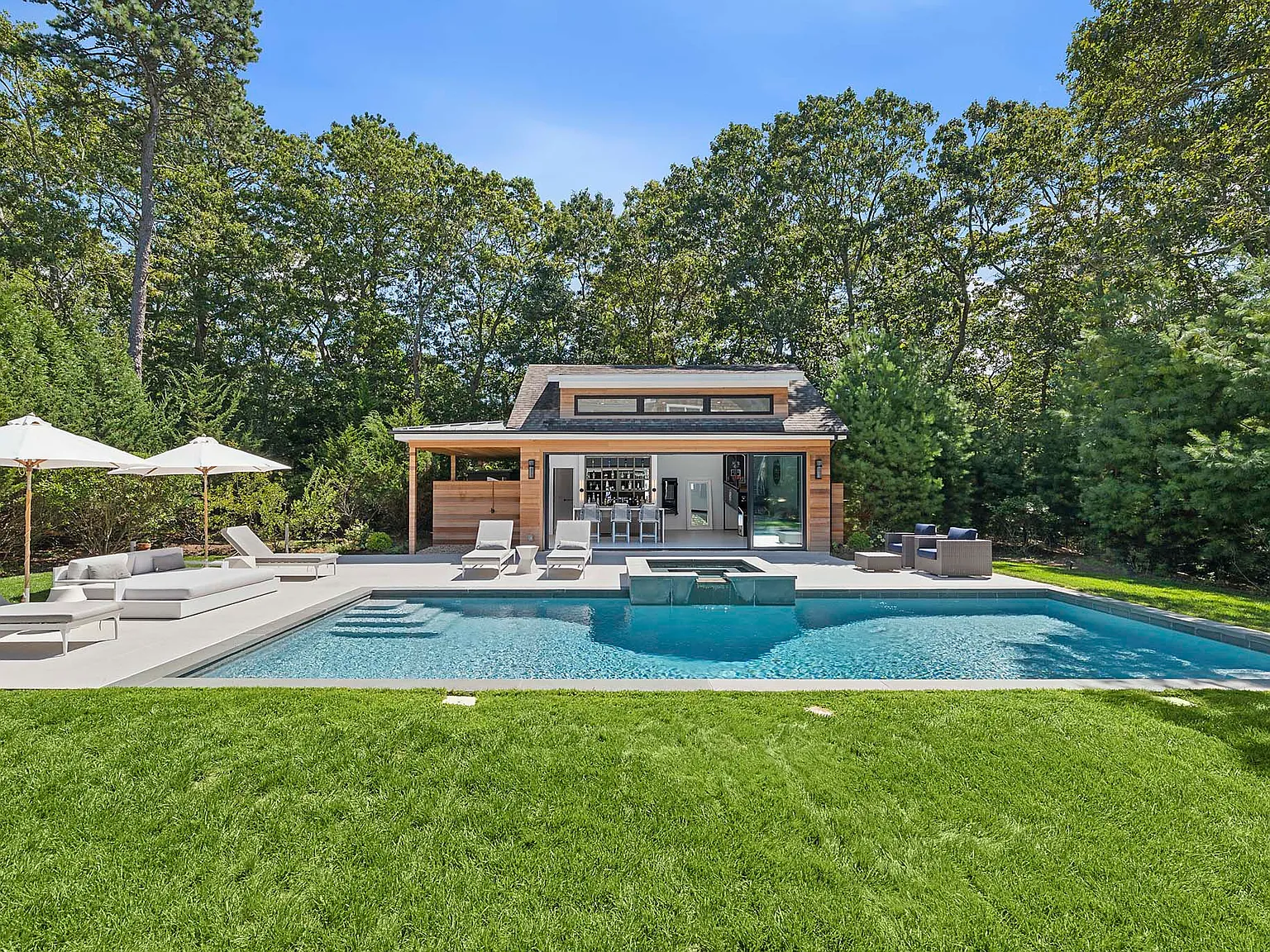 Sophisticated & Private Rental With Heated Pool & Spa — Photo 2