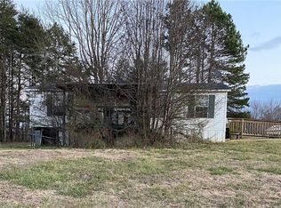 187 Vista Ln, Dobson, NC 27017