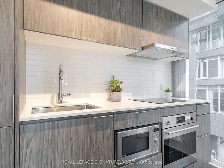 60 Shuter St #203 — Photo 25