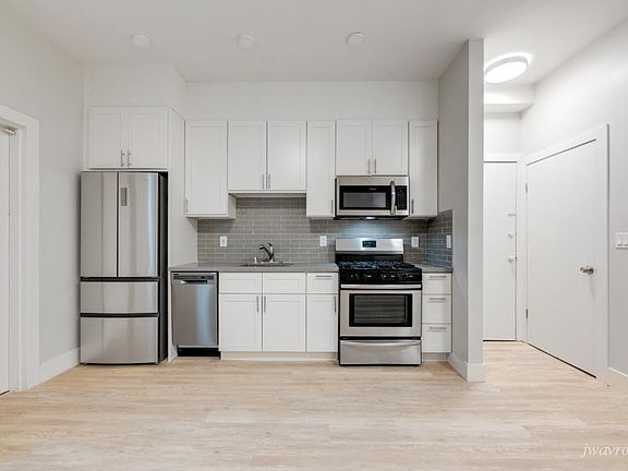4th image of 1651 California St #15