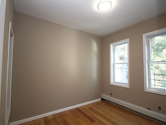 4th image of 10164 126th St #3