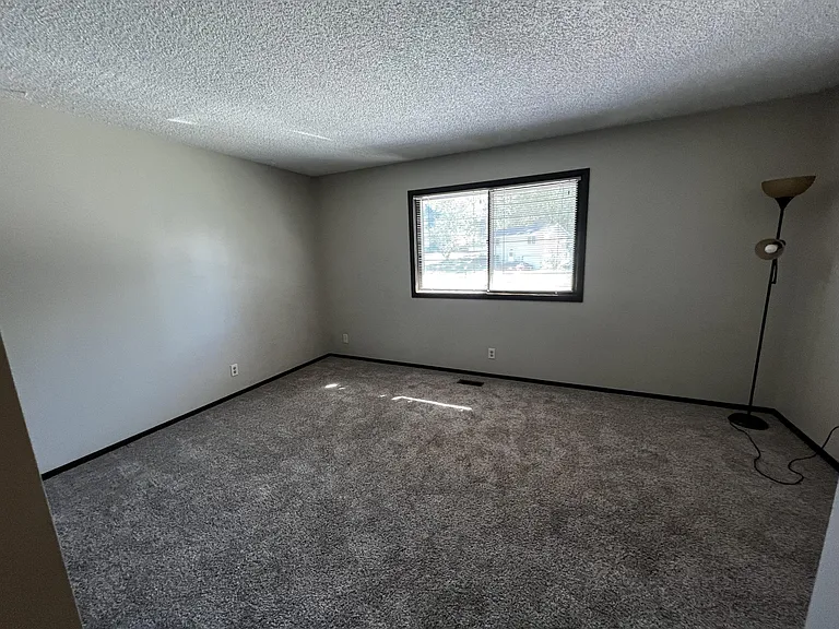 Upstairs front bedroom