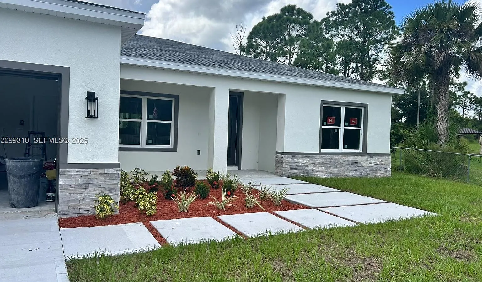 3 bed, 2.0 bath, 1813 sqft, $2,300 — Photo 1