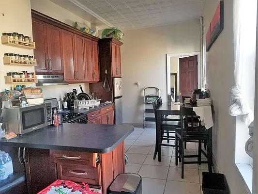 Rented by Capri Jet Realty Corp | media 11