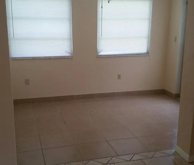 2216 Anne Ave — Photo 9