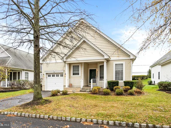 50 Hummingbird Dr, Hamilton, NJ 08690