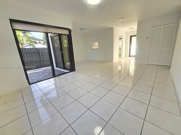 15081 SW 127th Ct — Photo 3