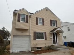 374 E Midland Ave, Paramus, NJ 07652