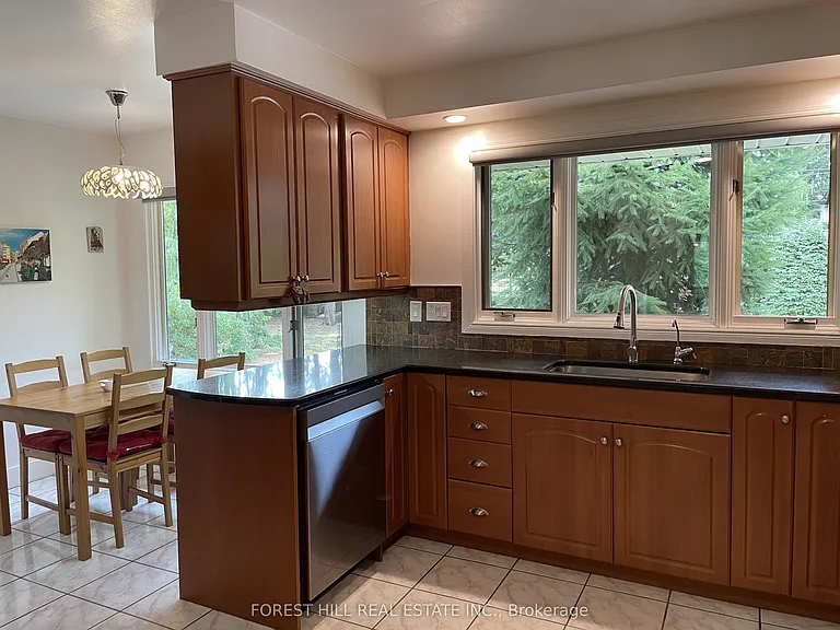 505 Fanshawe Park Rd E — Photo 11