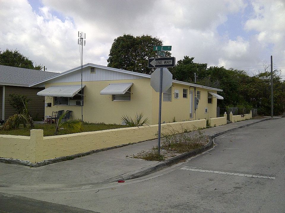 1st image of 431 N East St