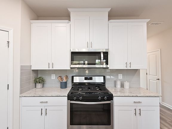 Amber floorplan modeled at Bryson Meadows in Lilburn, GA.