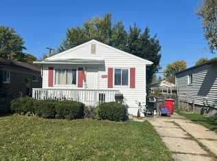 19581 Williamson St, Clinton Township, MI 48035