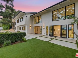 3465 Valley Meadow Rd, Sherman Oaks, CA 91403