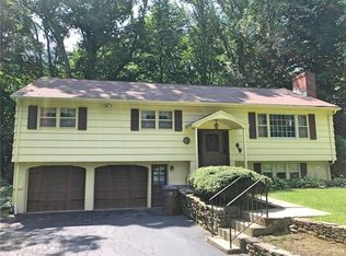 11 Inwood Ct, Shelton, CT 06484