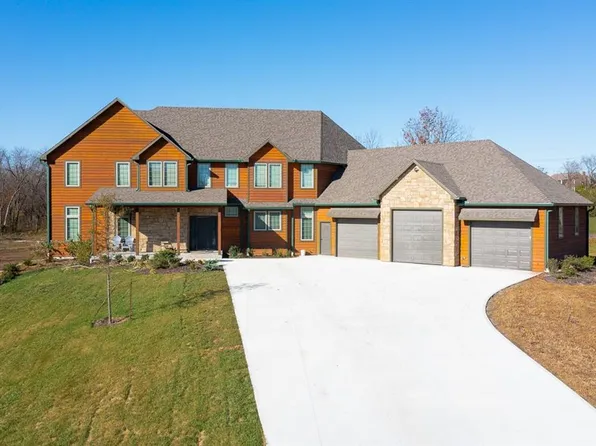 20473 199th St, Tonganoxie, KS 66086