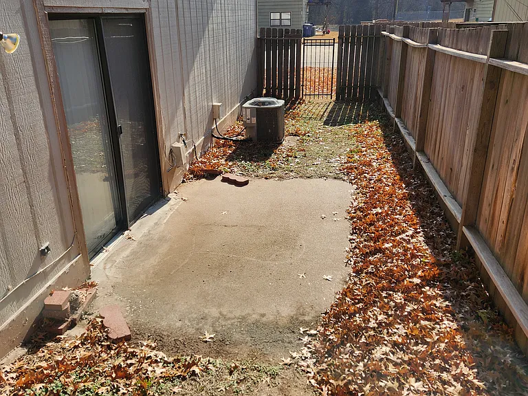 1023 E Redwood Rd — Photo 21