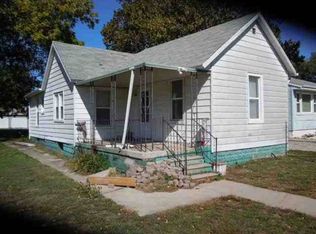 1215 N Kankakee St, Lincoln, IL 62656