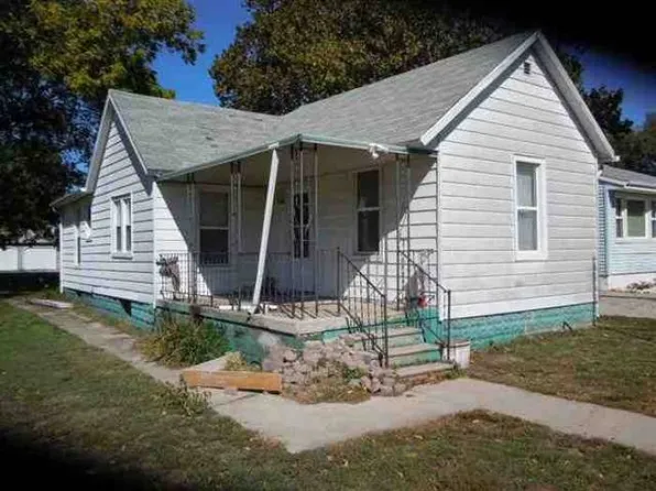 1215 N Kankakee St, Lincoln, IL 62656