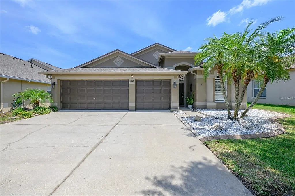 4 bed, 2.0 bath, 2317 sqft, $3,800 — Photo 1