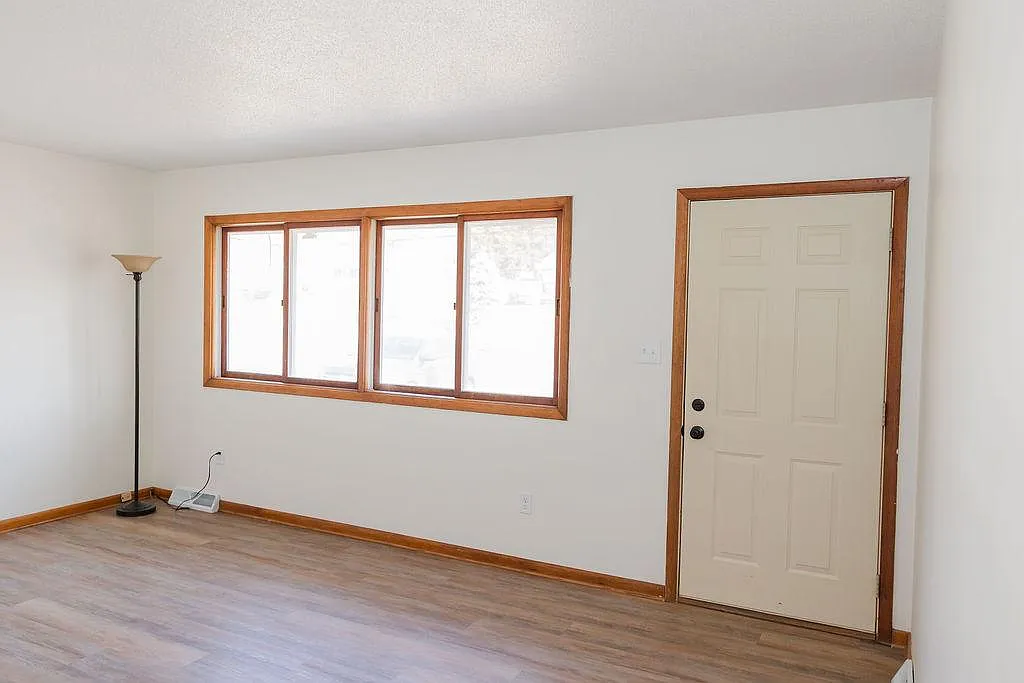419 E Watrous Ave — Photo 4