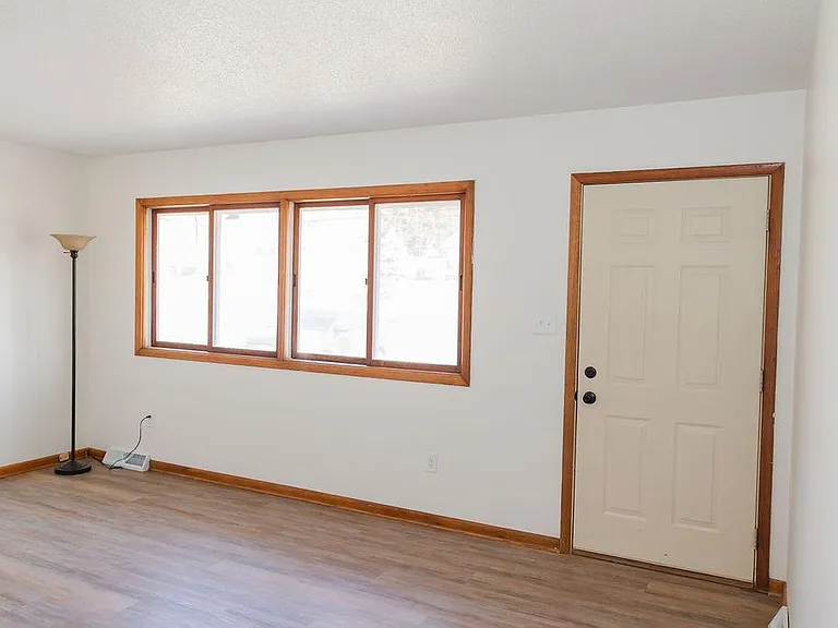 419 E Watrous Ave — Photo 4