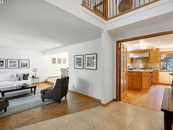 4th image of 16801 SE Fisher Dr