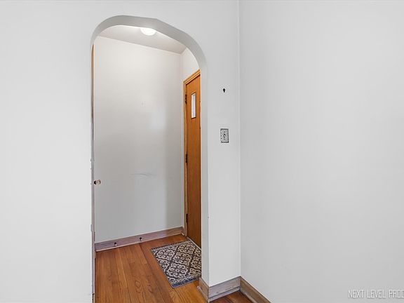 3rd image of 846 5th Ave