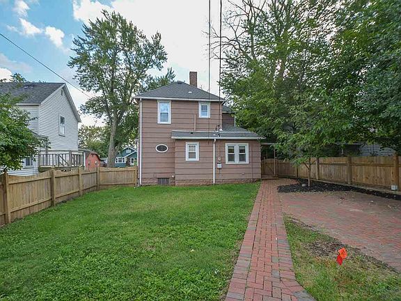 3rd image of 712 W Ashland Ave