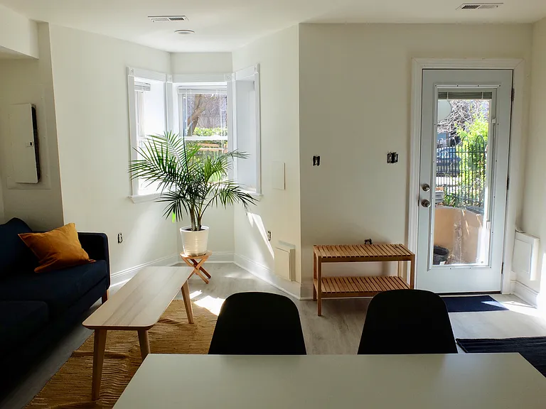 53 R St NW #B — Photo 2