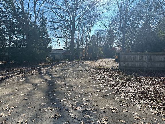 4th image of 2675 Park Ave