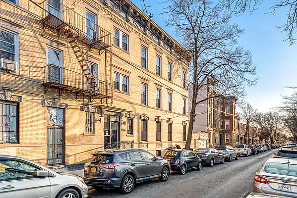 Rented by Nolita Group | media 13