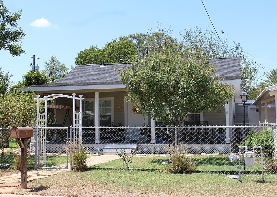 1st image of 204 S 18th St