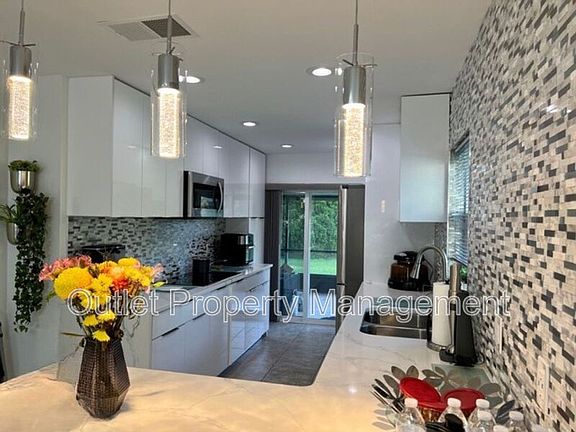 3rd image of 5741 Marble Ct