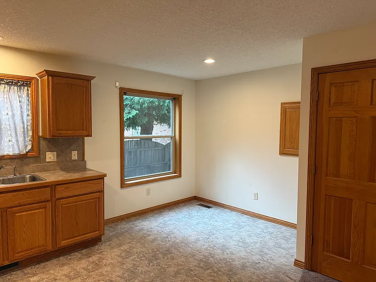 465 W Wright Ave #2 — Photo 2