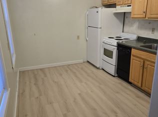 103 1/2 Beech St, Lowell, MA 01850