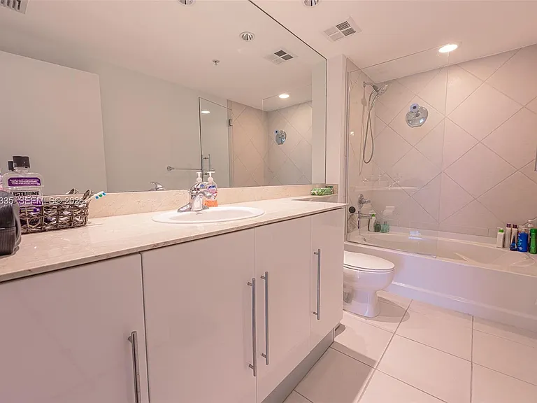 335 Biscayne Blvd #1009 — Photo 16