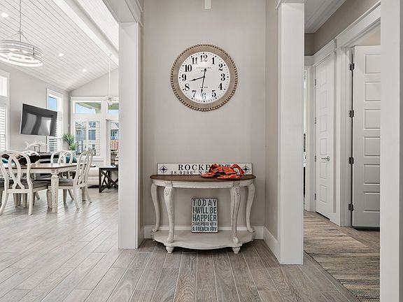 5th image of 125 Foxtail Ln