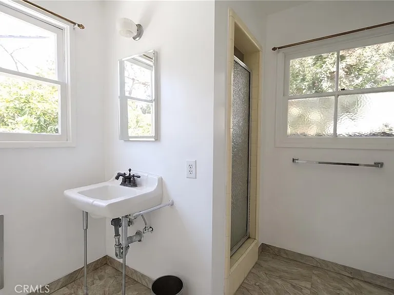 436 Stanford Dr — Photo 21