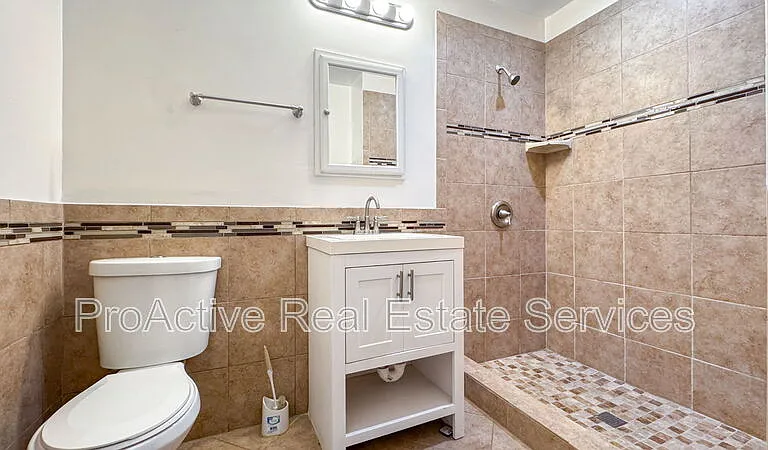 2728 E Virginia Beach Blvd — Photo 15