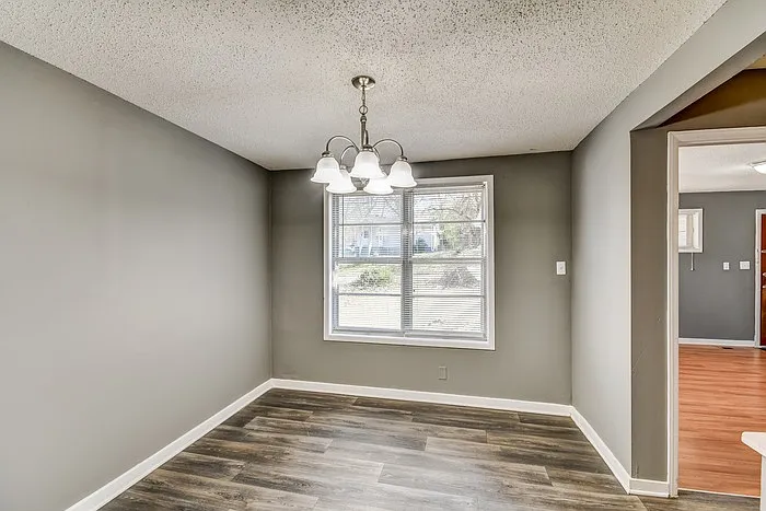 3 bed, 2.0 bath, 1433 sqft, $1,395 — Photo 4