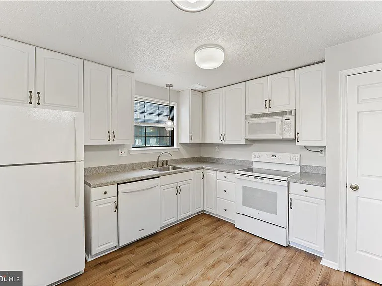 44 Witherspoon Ct #137 — Photo 7