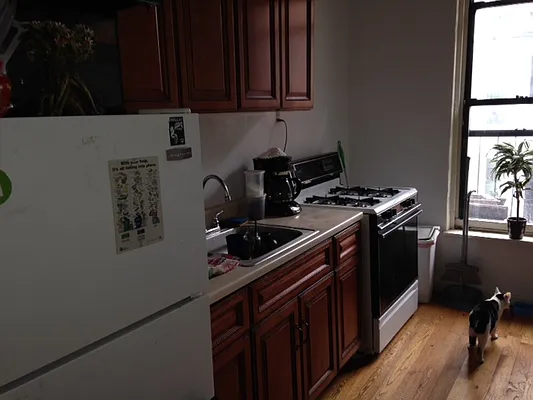 Rented by Premier Metro Realty Corp | media 17