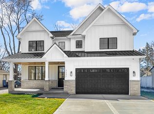 4042 Washington St, Downers Grove, IL 60515