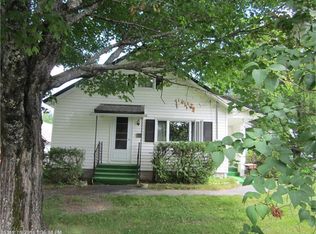 73 E Ridge Rd, Mars Hill, ME 04758