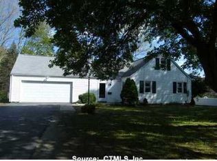 77 W Elm St, Deep River, CT 06417