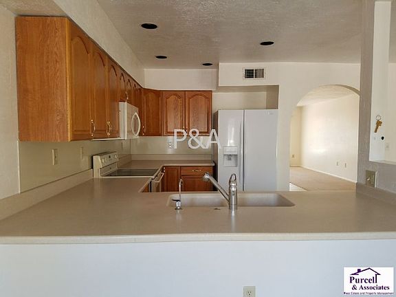 4th image of 9718 W Willowbrook Dr