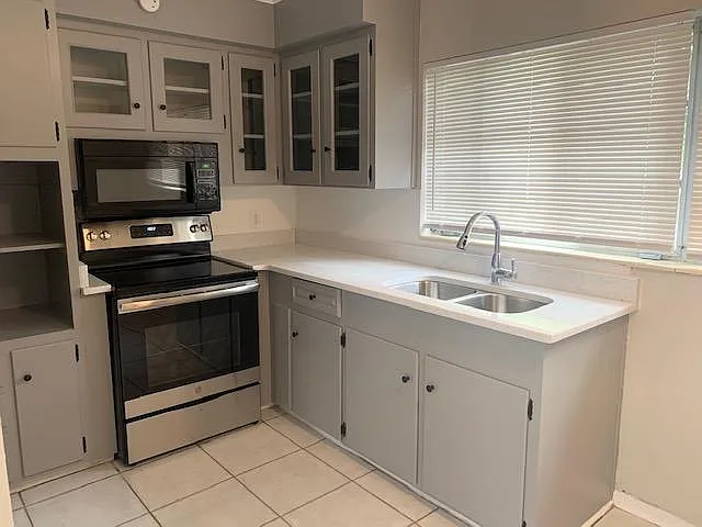 6400 Dr Martin Luther King Jr St S — Photo 10