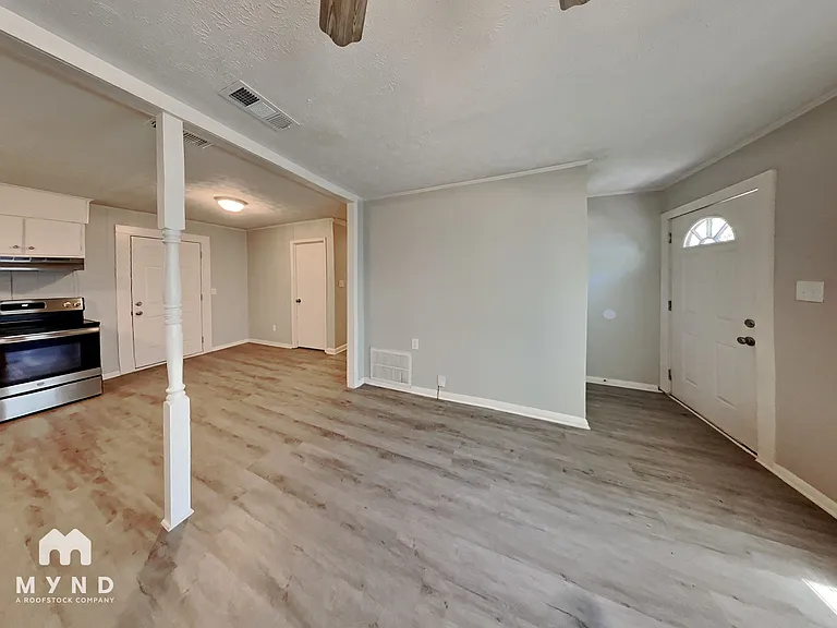 1407 Sycamore Dr NW — Photo 11